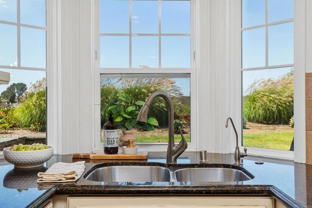https://cdn.realtyfeed.com/cdn/127/306525359/8deecbe31b8b336a3a37e4ebea0d9e9d.webp