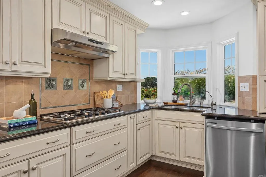 https://cdn.realtyfeed.com/cdn/127/306525359/dfecb3bb84e46e9d70d021ec27f5bb00.webp