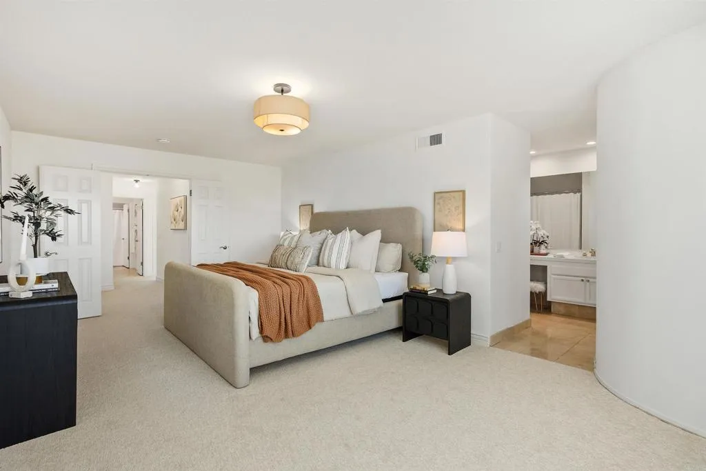 https://cdn.realtyfeed.com/cdn/127/306525359/edf7854226d53bc817fd5fe13672125d.webp