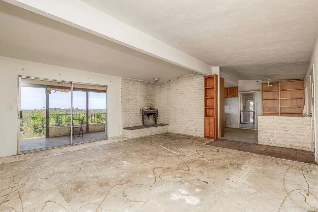 https://cdn.realtyfeed.com/cdn/127/306525361/18e7966f7e02b6ef841ea8aab8053938.webp