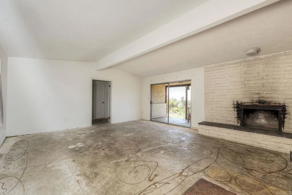 https://cdn.realtyfeed.com/cdn/127/306525361/476dc1a4923ccefccaf8013c8f8ec067.webp