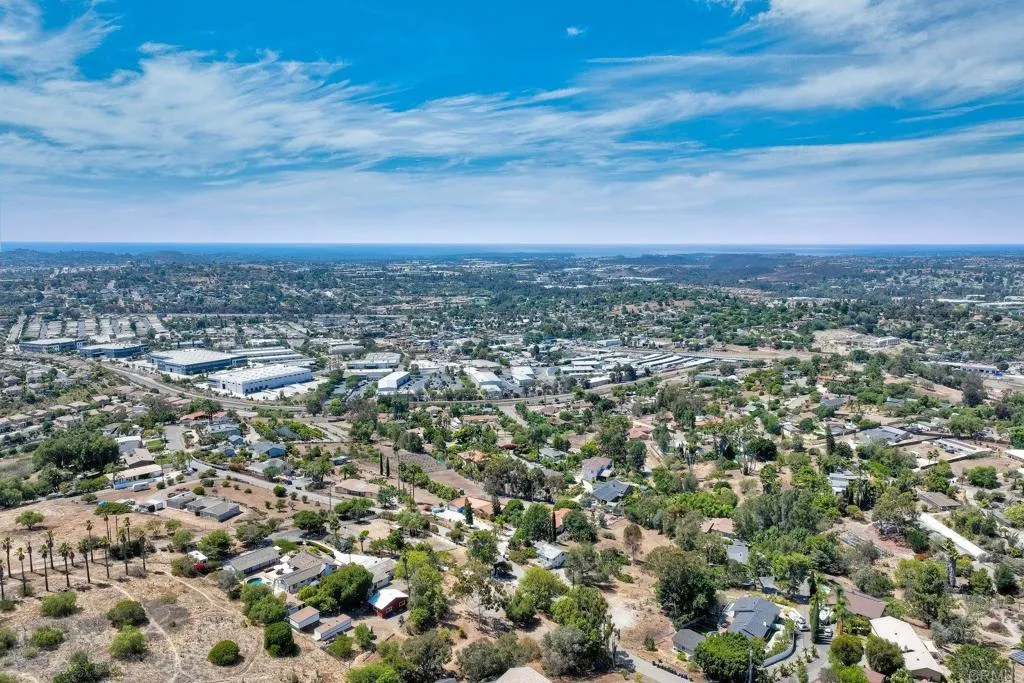 https://cdn.realtyfeed.com/cdn/127/306525361/db5400e4c49e8a2c663bc8272d0b19dd.webp