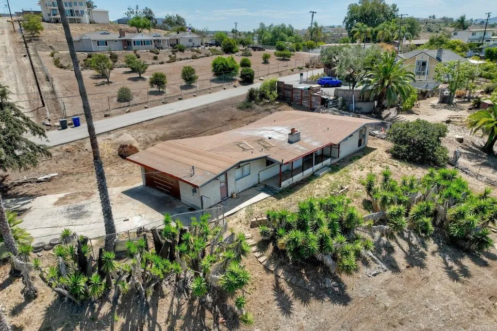 https://cdn.realtyfeed.com/cdn/127/306525361/ff2caa05252207c7b8c1b72a18bf70f0.webp