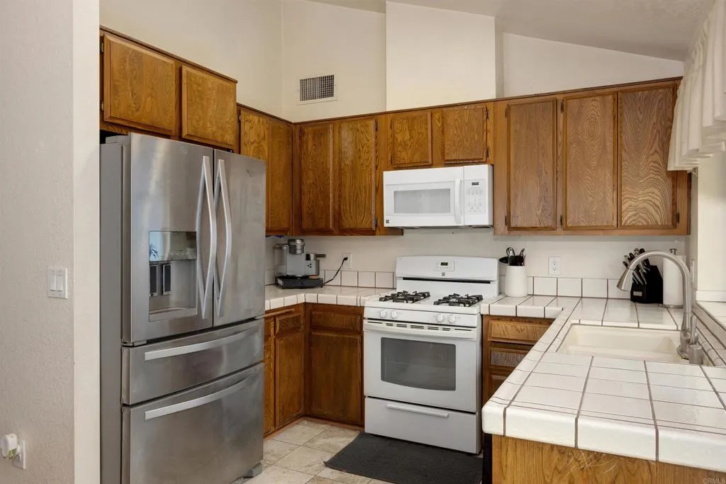 https://cdn.realtyfeed.com/cdn/127/306525373/5846367949bead1179cc087f1c71ff97.webp