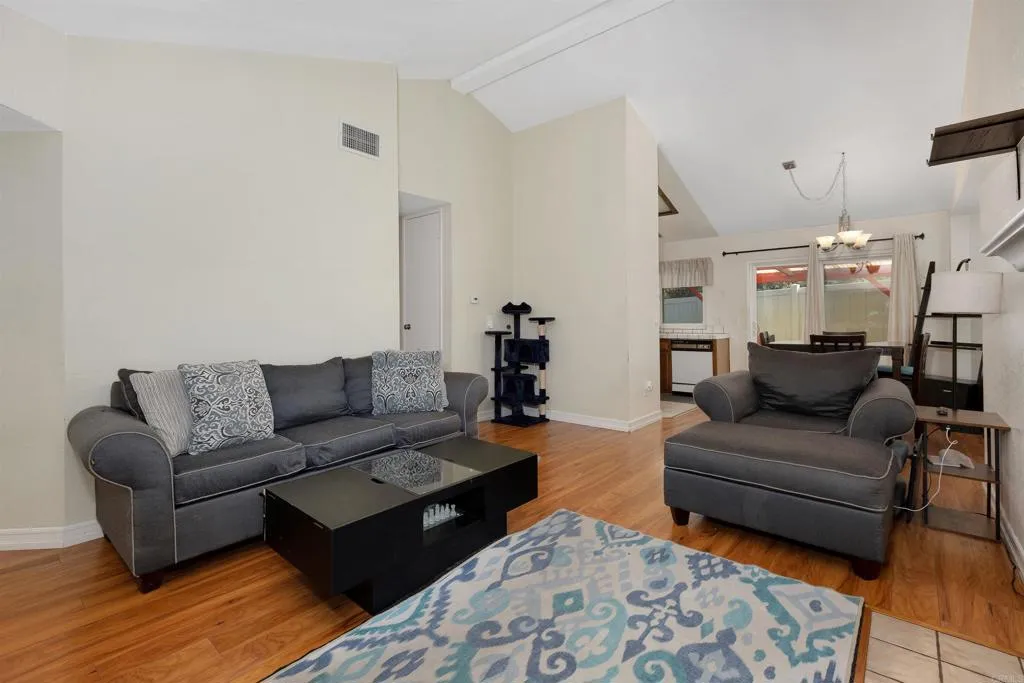 https://cdn.realtyfeed.com/cdn/127/306525373/7ea757d48016a1d69ea527f315039e10.webp