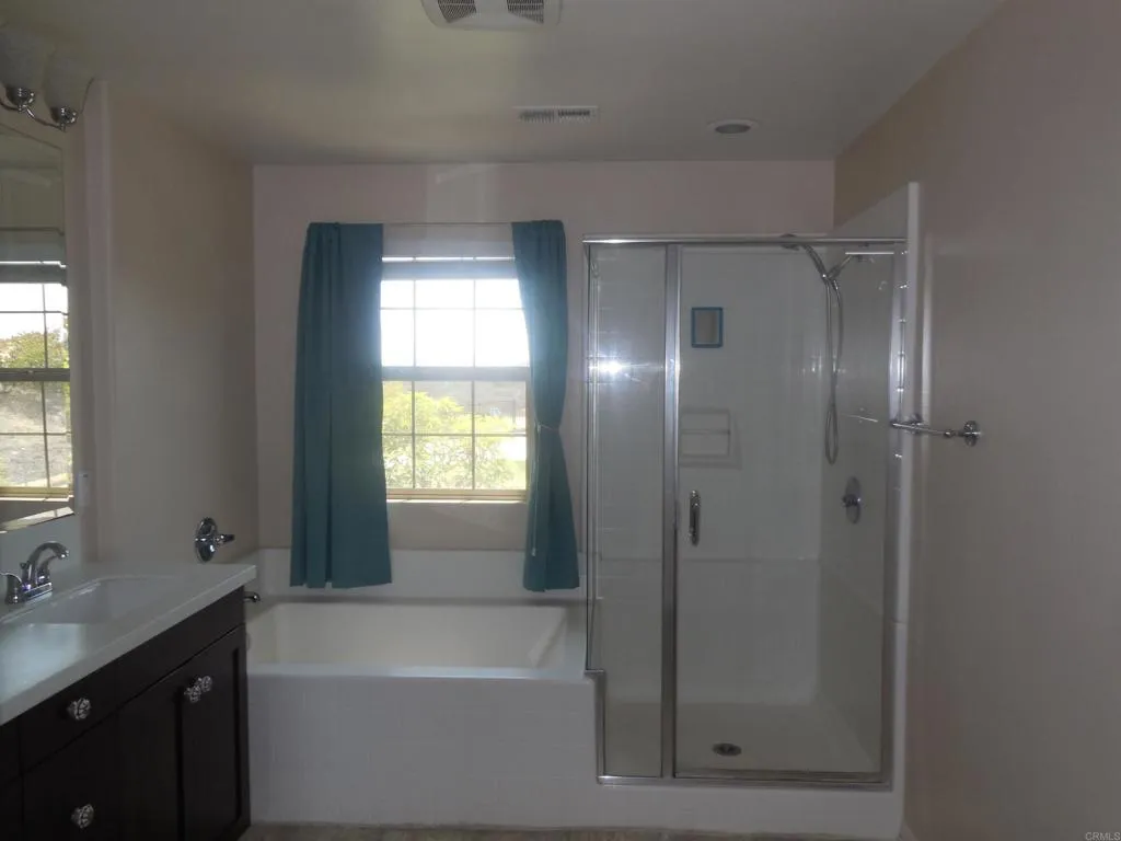 Photo #5: PTP2506442 Listing 