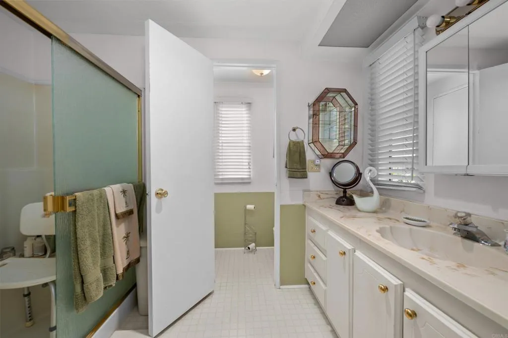 https://cdn.realtyfeed.com/cdn/127/306525472/4269c05eace456b5bbf028b0e216ea8b.webp