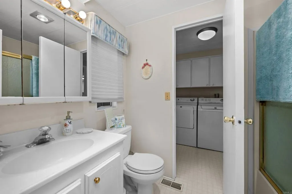 https://cdn.realtyfeed.com/cdn/127/306525472/7382a31f8dc839354c5972ff272f7fb3.webp
