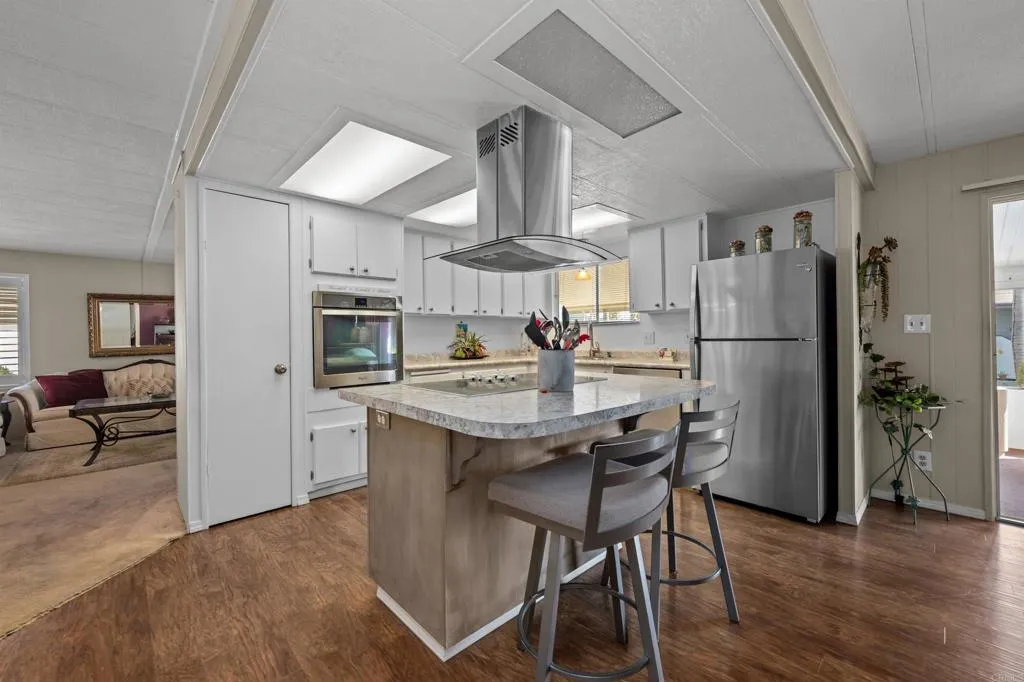 https://cdn.realtyfeed.com/cdn/127/306525472/bf925f1c561b9692ea8f1d73460344c9.webp