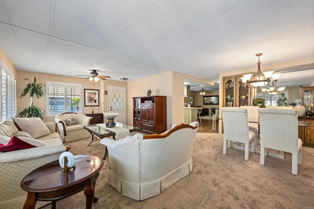 https://cdn.realtyfeed.com/cdn/127/306525472/df20947d2ed14cd0cf7d07114498ce26.webp