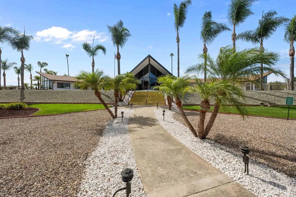https://cdn.realtyfeed.com/cdn/127/306525472/ffa38a5c92ca1ed34f59f4b33017ba95.webp