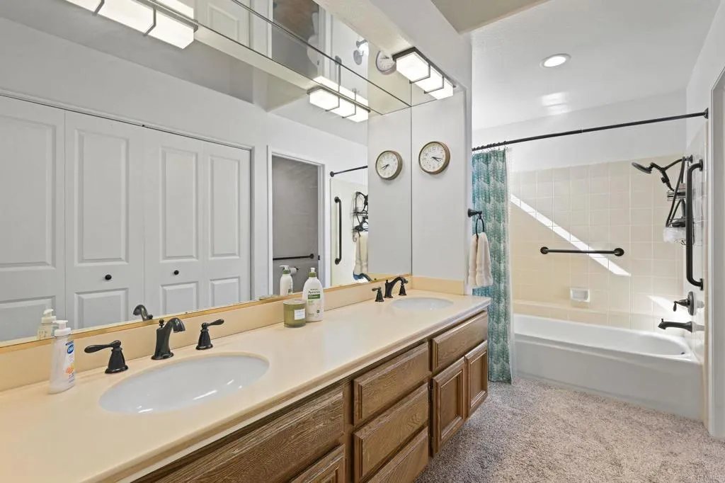 https://cdn.realtyfeed.com/cdn/127/306525480/1f3aa4dc513726afc5a7cd05fd95d074.webp