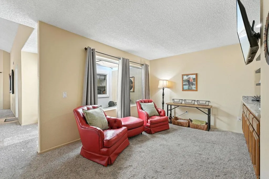 https://cdn.realtyfeed.com/cdn/127/306525480/24b5887f376281816ae6b4af0bc5a6bc.webp