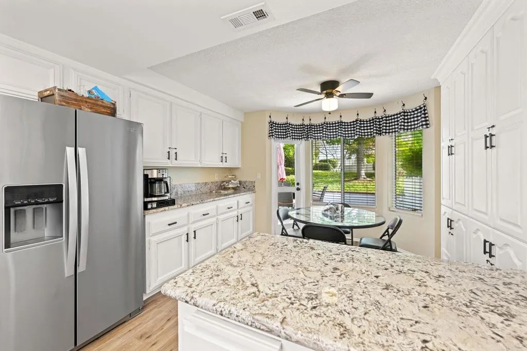 https://cdn.realtyfeed.com/cdn/127/306525480/b120079c646c0d947f1bd8046a98fbe4.webp