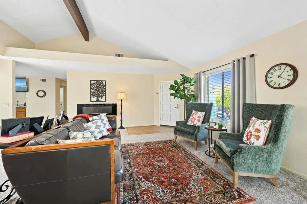 https://cdn.realtyfeed.com/cdn/127/306525480/c5bae9d6031488dcf0d2f2a616ef22c0.webp