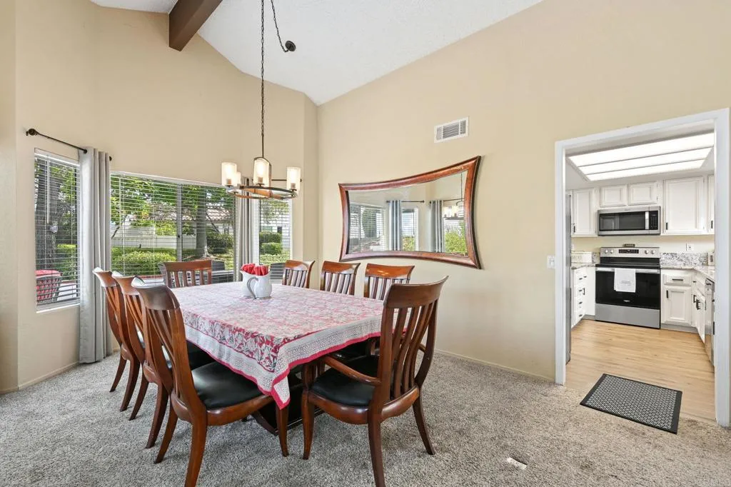 https://cdn.realtyfeed.com/cdn/127/306525480/f6c71a4d46c115270d981d785c4657b7.webp