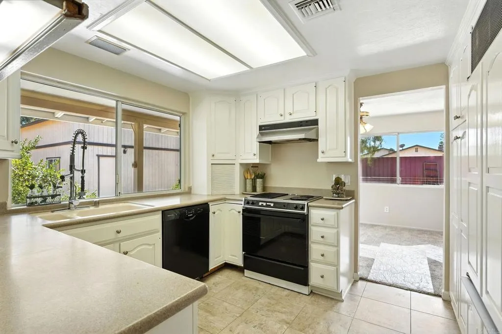 https://cdn.realtyfeed.com/cdn/127/306525498/3dddef7d7d1edc5fb1b65d0d9e73adf8.webp
