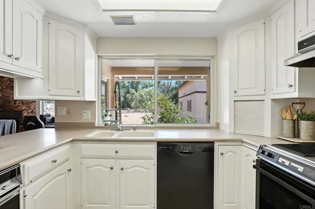https://cdn.realtyfeed.com/cdn/127/306525498/4873af5470aa90c8e420b83fbfaa601a.webp