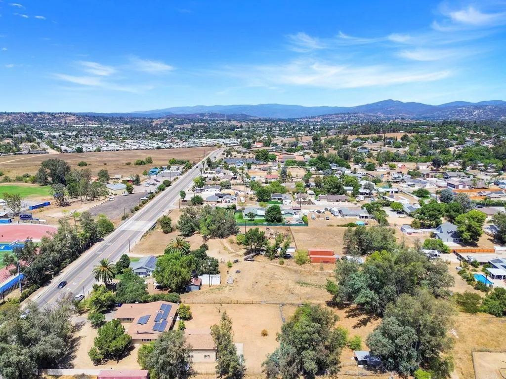 https://cdn.realtyfeed.com/cdn/127/306525498/61cc2a4cc13eb9526270d59efb6720a4.webp