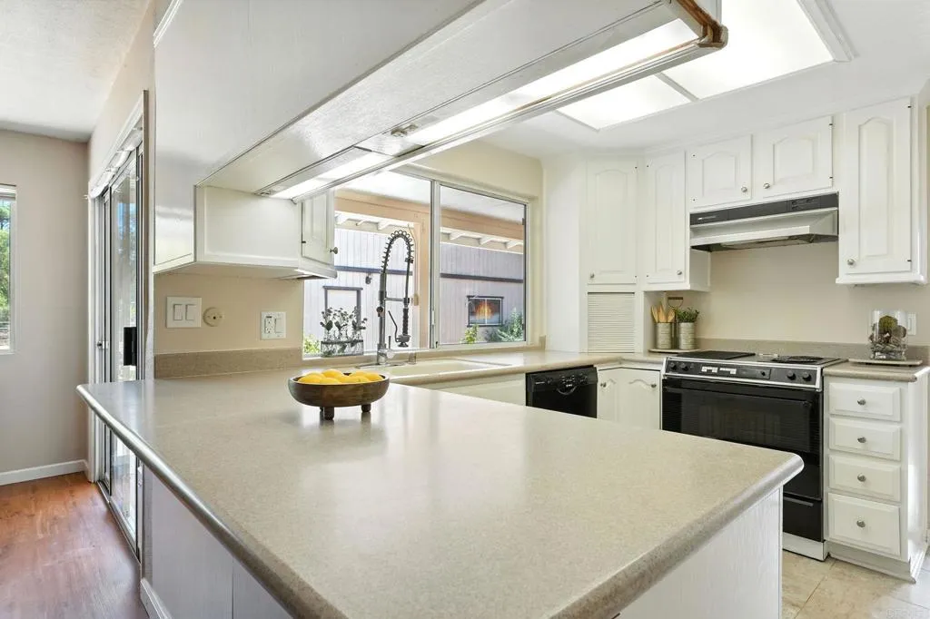 https://cdn.realtyfeed.com/cdn/127/306525498/68e5ed3bc583a17382d78b4b9fbd0dae.webp