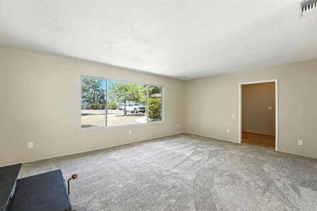 https://cdn.realtyfeed.com/cdn/127/306525498/72cf9a3fdcc183c89b1e0da8a0ac5db8.webp