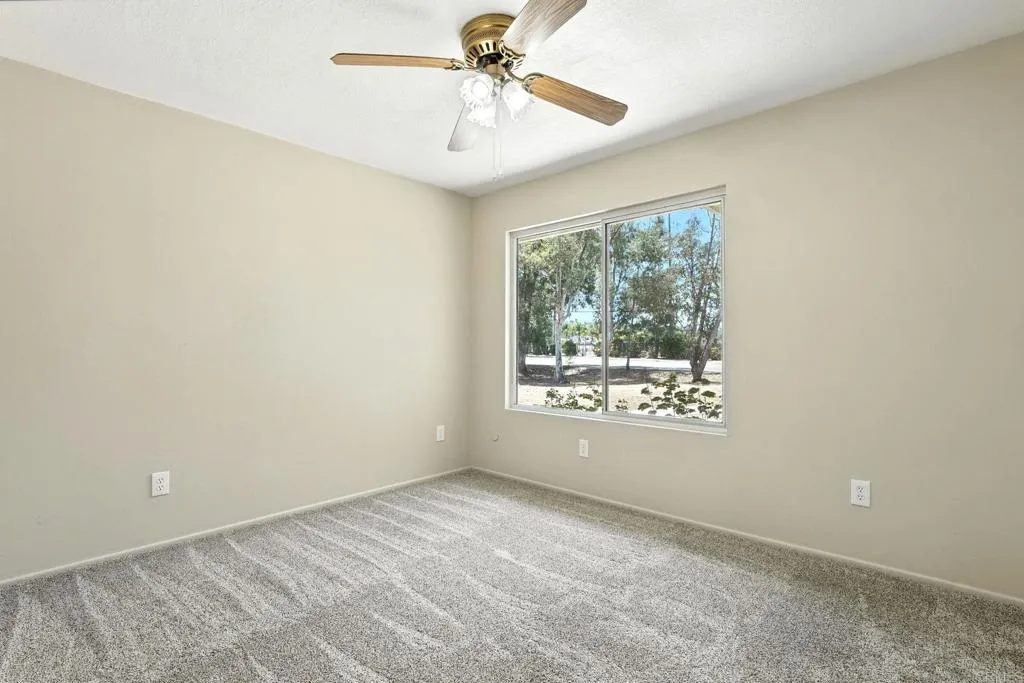 https://cdn.realtyfeed.com/cdn/127/306525498/978982d22e8c0cdb9e3f0fdbed7ce9cc.webp