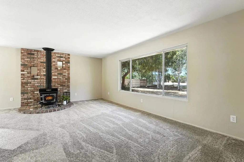 https://cdn.realtyfeed.com/cdn/127/306525498/bf32551c24c53f95a9ab03cf5c3eeea8.webp