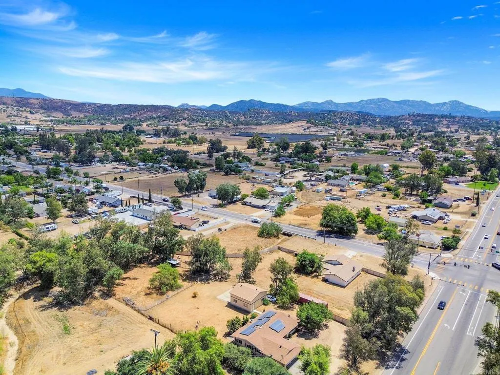 https://cdn.realtyfeed.com/cdn/127/306525498/e4fff14dd9d1877f1f70ca683cd799f9.webp