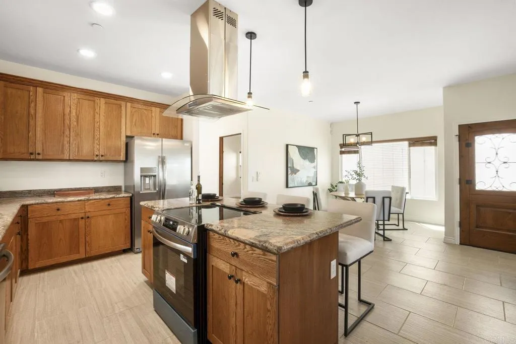 https://cdn.realtyfeed.com/cdn/127/306525511/49aa7bfba90a140729f3fcec16bd8588.webp