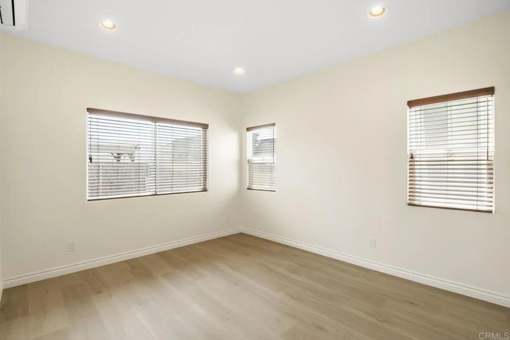 https://cdn.realtyfeed.com/cdn/127/306525511/8df0a4549560a067cafbb63a2787c85c.webp
