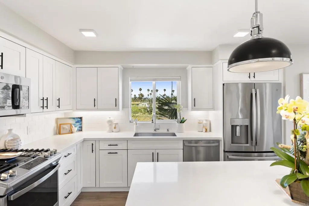 https://cdn.realtyfeed.com/cdn/127/306525546/1c4b3a005450724314b32f99c94d9401.webp