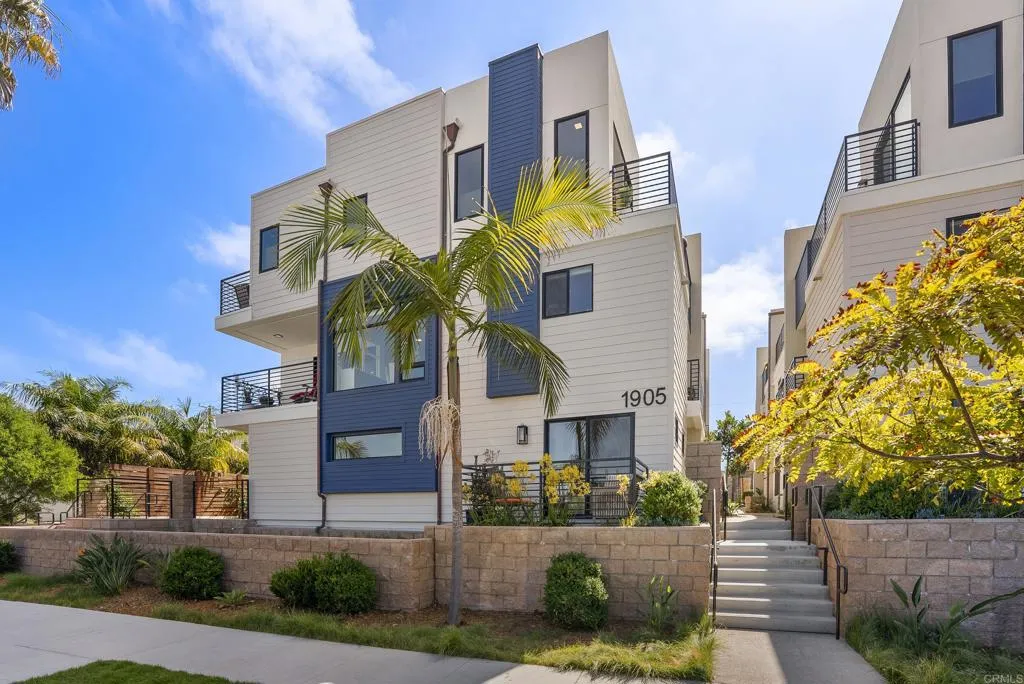https://cdn.realtyfeed.com/cdn/127/306525546/64b6ed54f290b8248750827cd551a39d.webp
