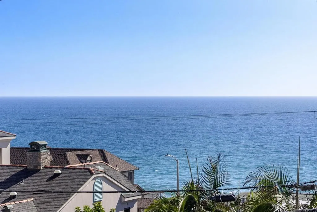https://cdn.realtyfeed.com/cdn/127/306525546/a90a5aaf2323d0821f36bc103922f3a4.webp