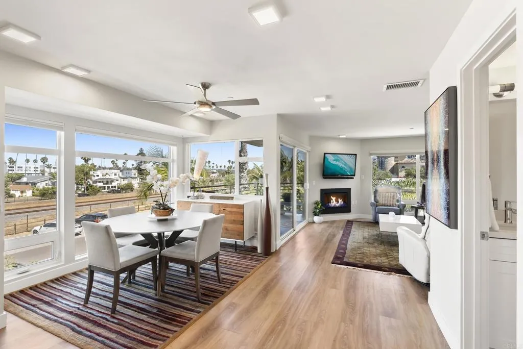 https://cdn.realtyfeed.com/cdn/127/306525546/b27d656e7bc1605a55e9e01215584d77.webp