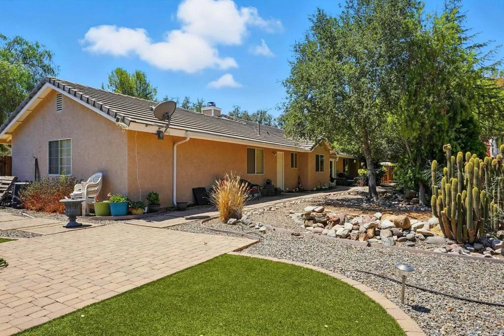 https://cdn.realtyfeed.com/cdn/127/306525569/56149e15aeaa68786577043dd18b4c7c.webp