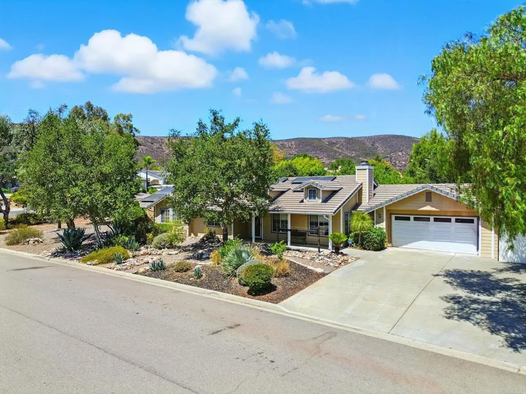 https://cdn.realtyfeed.com/cdn/127/306525569/75cf6f2bfa18da92d20cb9be96c5a07b.webp