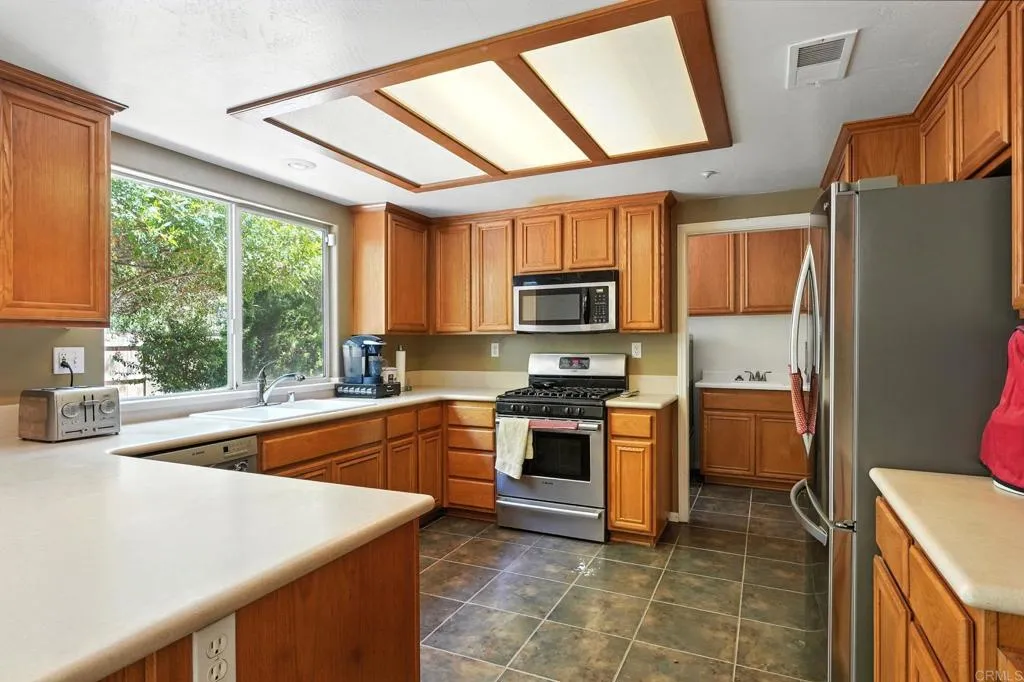 https://cdn.realtyfeed.com/cdn/127/306525569/83c6bc43a8fd4aa2ccca5830ce3b2bc2.webp