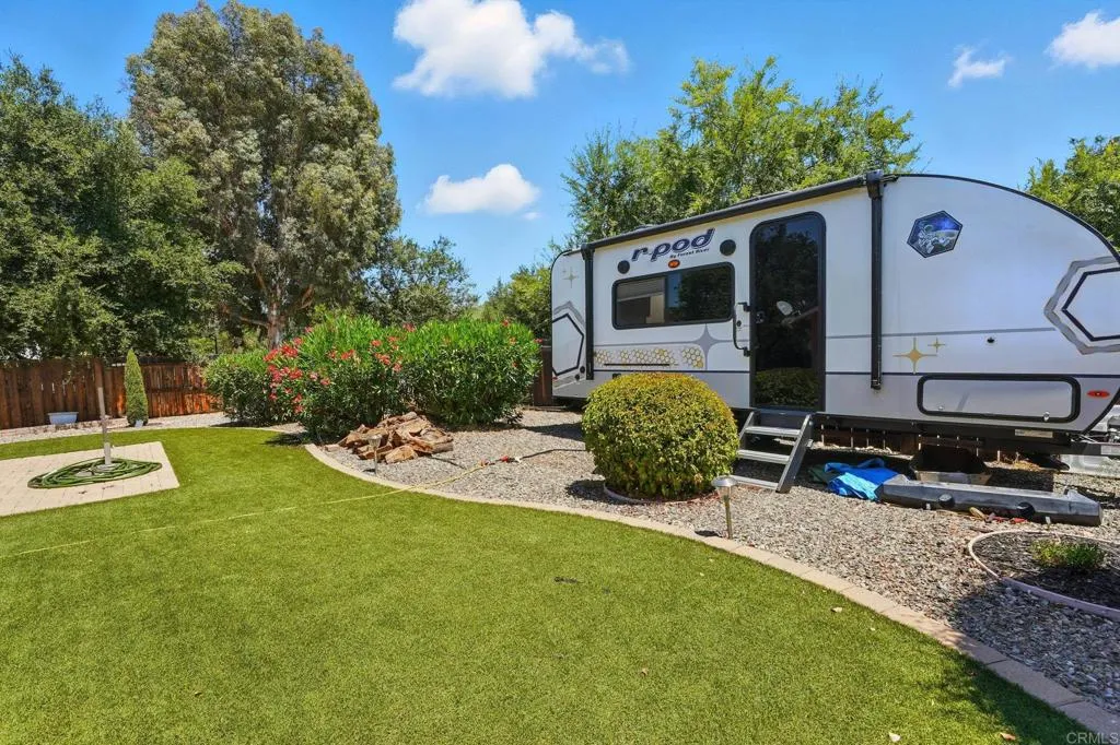 https://cdn.realtyfeed.com/cdn/127/306525569/b40520aa0c15b4bffebbf5fff07392d2.webp