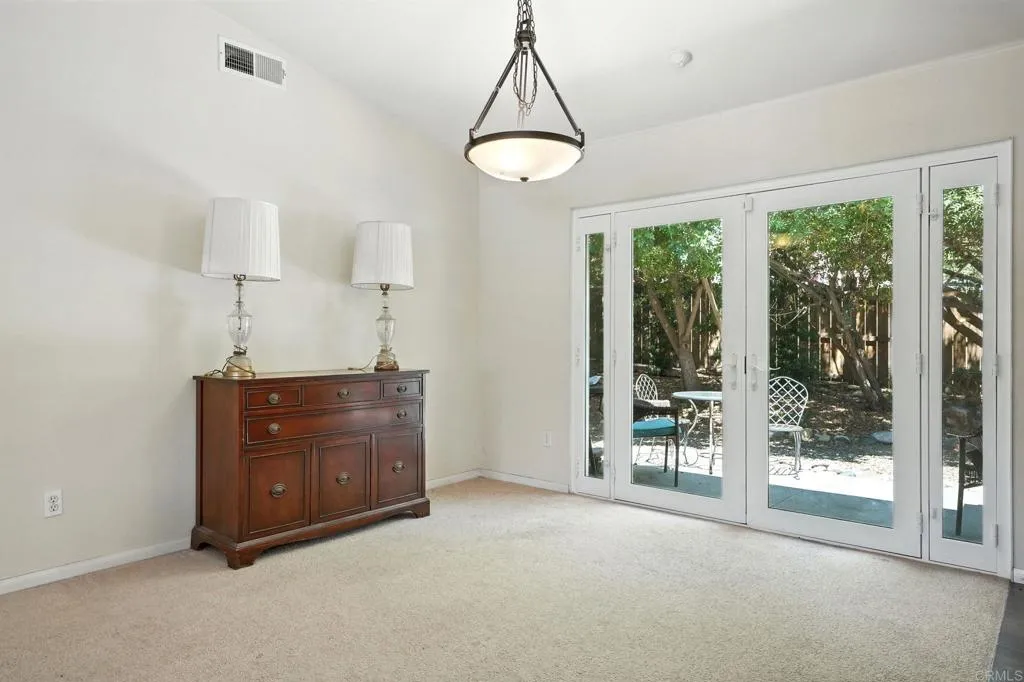 https://cdn.realtyfeed.com/cdn/127/306525569/c3e4f46f4a7918cf26b8ff8bc0ebedd9.webp