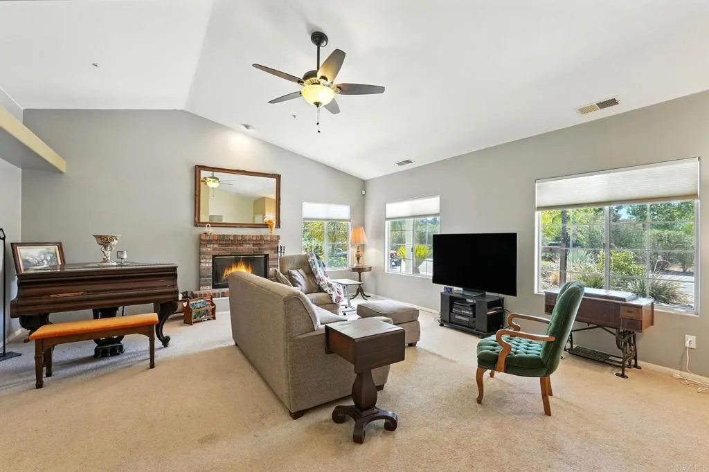 https://cdn.realtyfeed.com/cdn/127/306525569/d3a2be51580bd9ecf3c5d3b4445c7758.webp