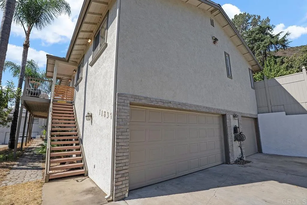 https://cdn.realtyfeed.com/cdn/127/306525570/0990f29f1a0b4b1a3da2c12486e21fc9.webp