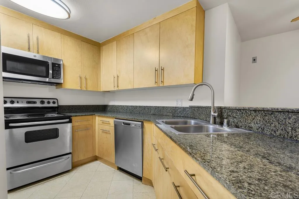 https://cdn.realtyfeed.com/cdn/127/306525824/bbad3a48ce01c497f5610c85ff5cfef9.webp