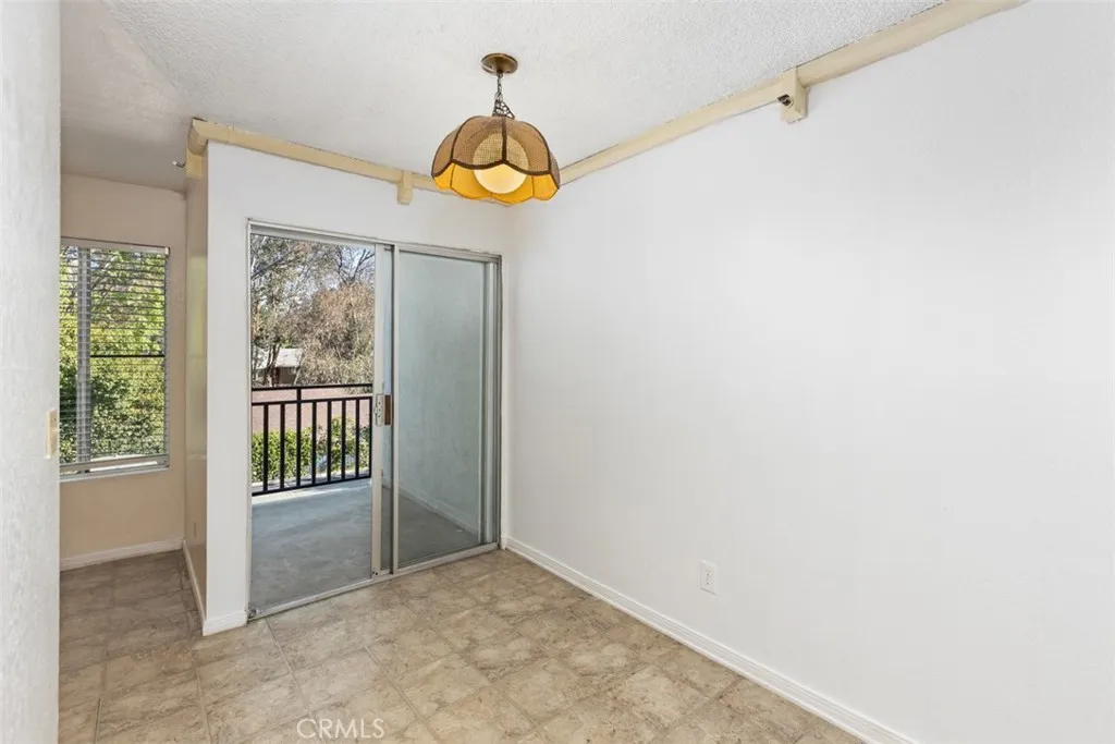 https://cdn.realtyfeed.com/cdn/127/306525879/17eb07041efa83bc41bd537dd25e5e01.webp