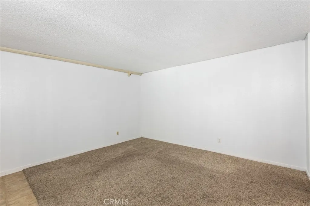 https://cdn.realtyfeed.com/cdn/127/306525879/54fe1f1a2d92bbb7d9eb59547427b9a3.webp