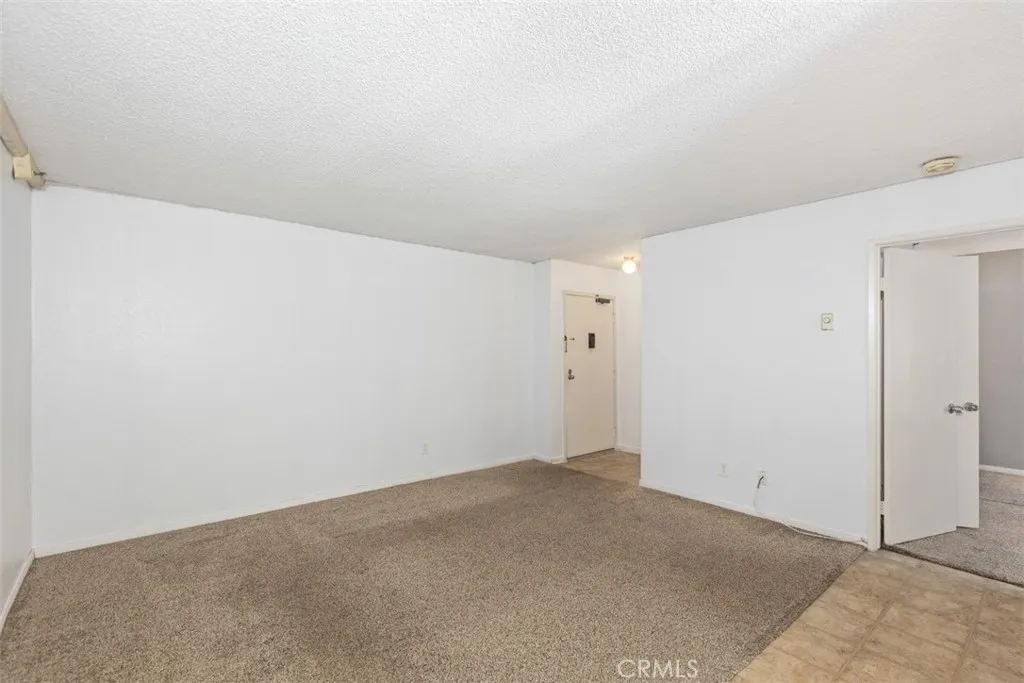 https://cdn.realtyfeed.com/cdn/127/306525879/69df97fce8160cccad8861ccdec4c0f5.webp