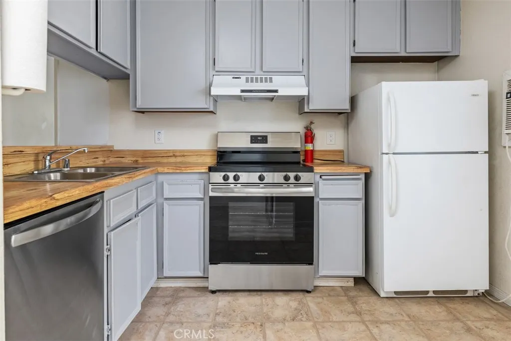 https://cdn.realtyfeed.com/cdn/127/306525879/dba3618cc8bafae89af69923556b98b8.webp
