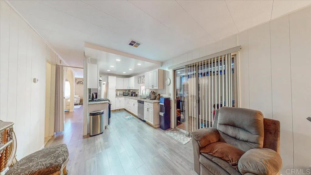 https://cdn.realtyfeed.com/cdn/127/306525965/2adef5b5bea0f0c47008220d8ec7e572.webp