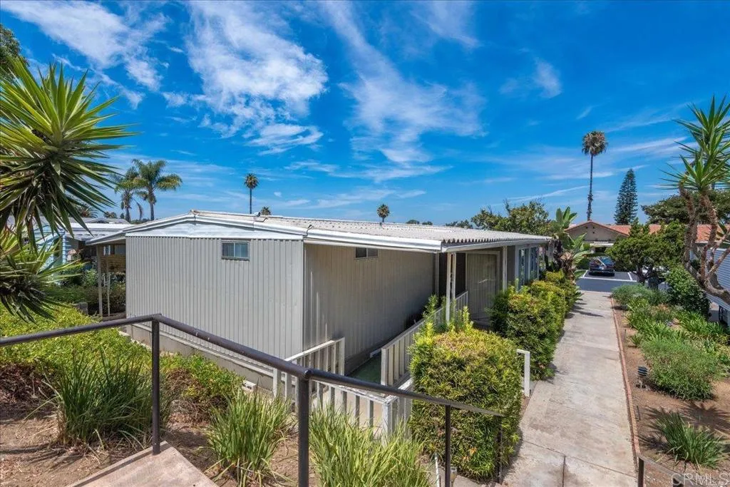 https://cdn.realtyfeed.com/cdn/127/306525965/8ccf0a361986bb223ce71763debb0b66.webp