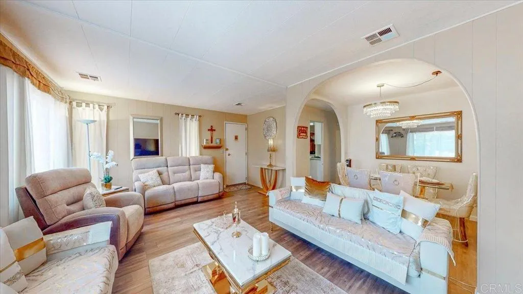 https://cdn.realtyfeed.com/cdn/127/306525965/ad3bc2f7eda5c8f9093b1d3c72cb85cc.webp