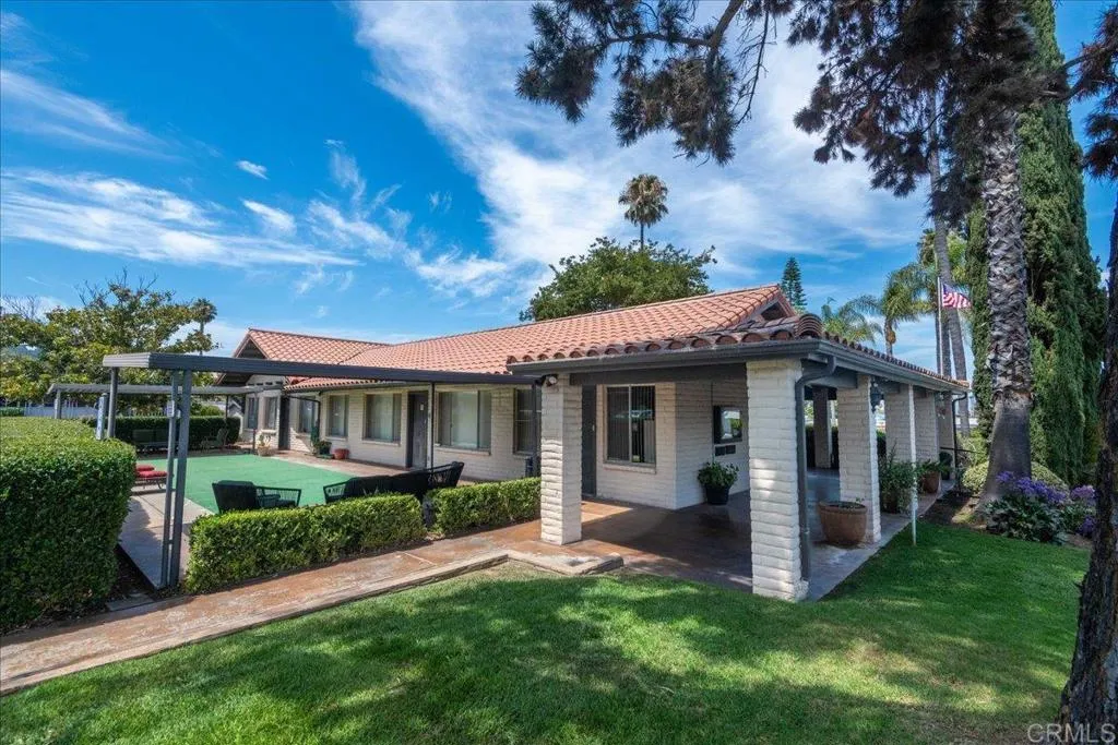 https://cdn.realtyfeed.com/cdn/127/306525965/ff8cb0985c4cf535e7fbd913ff7c9b18.webp